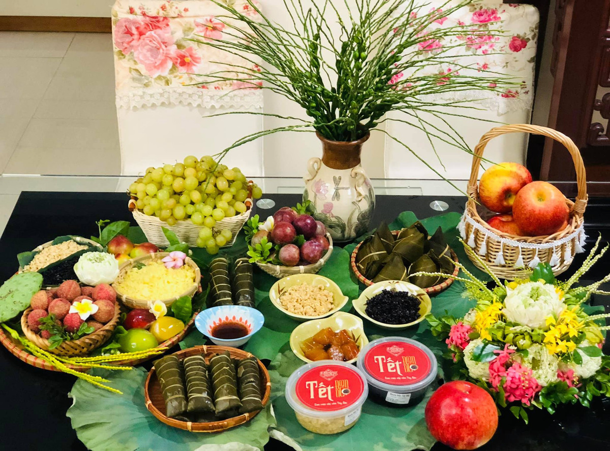 Theo nhiều tài liệu ghi lại, bên cạnh Việt Nam, Tết Đoan Ngọ được tổ chức ở nhiều nơi khác thuộc châu Á như Trung Quốc, Triều Tiên, Đài Loan (Trung Quốc) hay Nhật Bản. Cái tên đã thể hiện ngày cũng như giờ chuẩn nhất mà các gia đình nên thực hiện các nghi thức cúng cho ngày này.