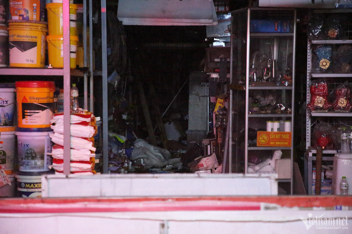 Duong 'song' khi nha ong bi khoi lua bao trum-Hinh-4