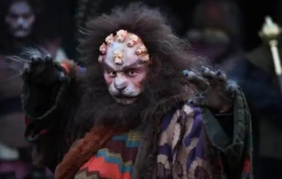 Cửu Linh Nguyên Thánh: Là một quái vật với chín đầu, không chỉ mạnh mẽ mà còn có khả năng đánh bại Tôn Ngộ Không dễ dàng. Hắn không cần ăn thịt Đường Tăng hay cướp bóc, mà chỉ đơn giản muốn phá hoại hành trình thỉnh kinh của thầy trò.