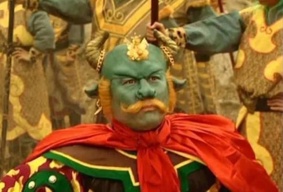 Thanh Ngưu Tinh: Thanh Ngưu Tinh hay Độc Giác Tị Đại Vương là kỵ thú của Thái Thượng Lão Quân. Với Kim Cang Trác trong tay, Thanh Ngưu Tinh đã dễ dàng thu phục nhiều bảo vật và thần binh của các vị thần.