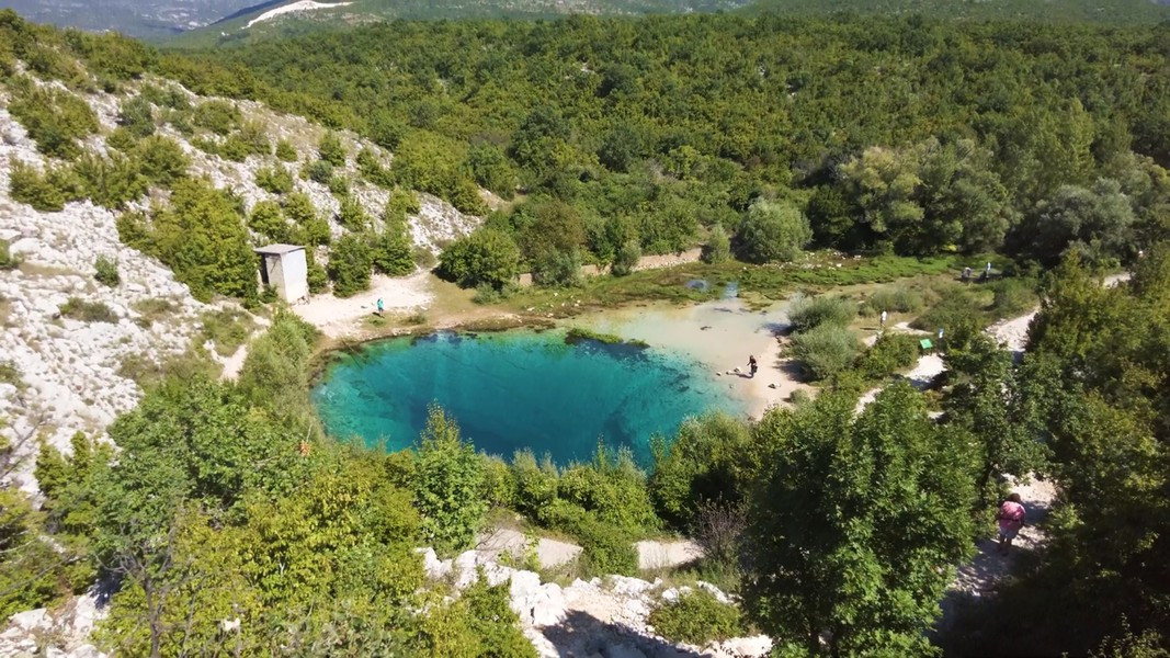 Sau đó, người dân đã mang tên nàng tiên nữ để đặt tên cho dòng sông.