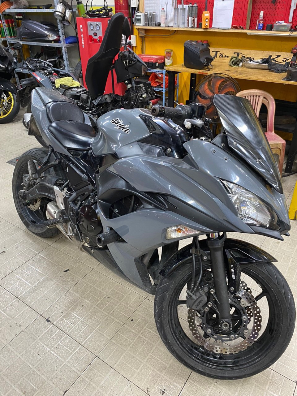 De nghi truy to nguoi mau Ngoc Trinh toi “Gay roi trat tu cong cong“-Hinh-3