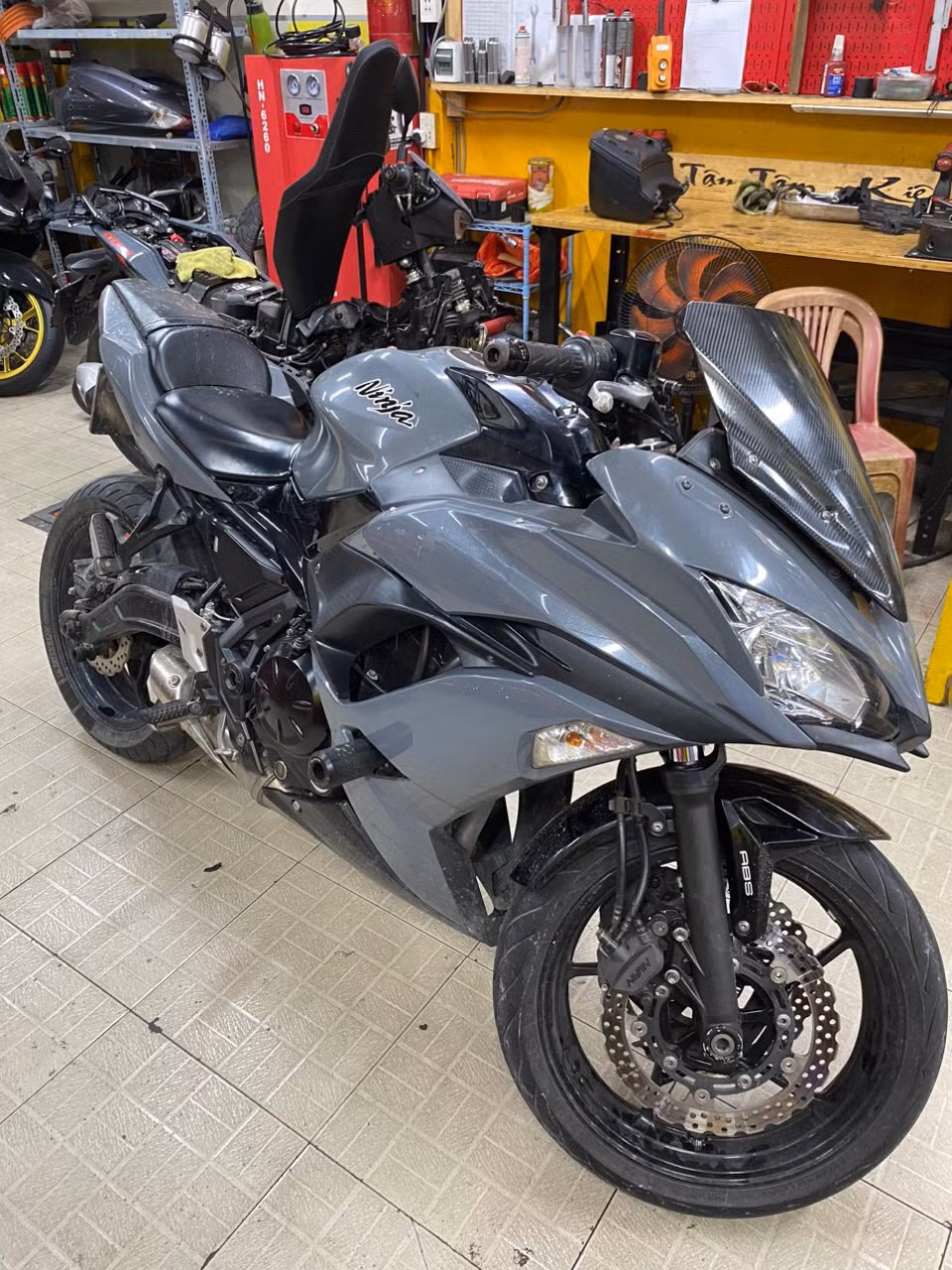 De nghi truy to nguoi mau Ngoc Trinh toi “Gay roi trat tu cong cong“-Hinh-3