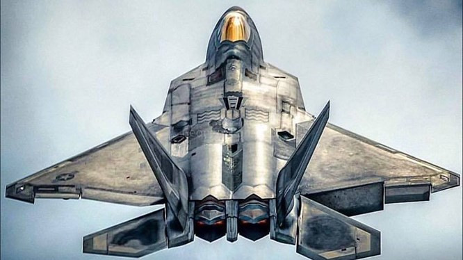 Tuong lai am dam cua khong quan My, co ten goi F-22 Raptor