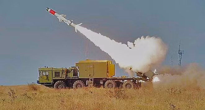 Bal là sản phẩm của Phòng thiết kế Zvezda phát triển cho quân đội Nga vào năm 2008. Nó sẽ thay thế cho hệ thống phòng thủ bờ biển 4K51 Rubezh. Mỗi hệ thống Bal gồm xe mang phóng MZKT-7930 chứa 8 đạn tên lửa, xe radar điều khiển hỏa lực cùng xe tiếp đạn. Bal sử dụng đạn tên lửa chống hạm Kh-35 Uran có tầm bắn 130 km. Hệ thống có khả năng vô hiệu hóa lực lượng đổ bộ của đối phương.