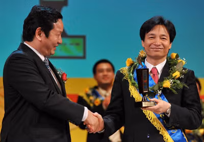 Từ tháng 8/2005 đến tháng 11/2007, ông được điều chuyển công tác, được bổ nhiệm làm Thứ trưởng Bộ Bưu chính – Viễn thông. Tại Đại hội đại biểu toàn quốc lần thứ X của Đảng, ông được bầu làm Ủy viên dự khuyết Ban Chấp hành Trung ương Đảng. Sau đó, ông được điều chuyển sang công tác tại Ban Thường vụ Tỉnh ủy Quảng Ninh, được bầu làm Phó Bí thư Thường trực Tỉnh ủy. Tại kỳ họp thứ 12 (kỳ họp bất thường) ngày 5/5/2008, Hội đồng Nhân dân tỉnh Quảng Ninh khóa XI đã bầu ông giữ chức Chủ tịch UBND tỉnh Quảng Ninh. Ngày 17/3/2010, tại Hội nghị lần thứ 26 của Ban Chấp hành Đảng bộ tỉnh Quảng Ninh, Vũ Đức Đam được bầu làm Bí thư Tỉnh ủy.