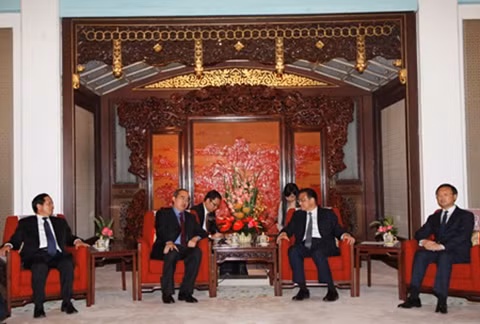 Tháng 4/1983, ông là cán bộ giảng dạy Trường Đại học Bách khoa TP HCM. Sau đó, ông làm Phó Chủ nhiệm Bộ môn Quản lý công nghiệp, trưởng khoa, rồi lên Phó hiệu trưởng Đại học Bách khoa TP HCM, Phó GS Kinh tế.