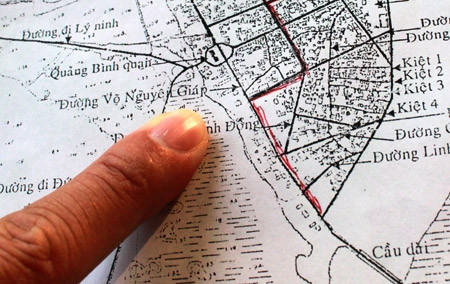 Con đường này nằm ngay giữa trung tâm thị xã Đồng Hới và theo ông Bính, đây là con đường đẹp rộng nhất, đẹp nhất thị xã lúc bấy giờ