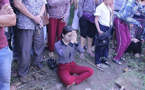 "Nhà ngoại cảm" này còn kêu "lạnh" và "ói ra nước".