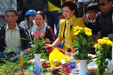 "Nhà ngoại cảm" tự xưng được nạn nhân "nhập vong".