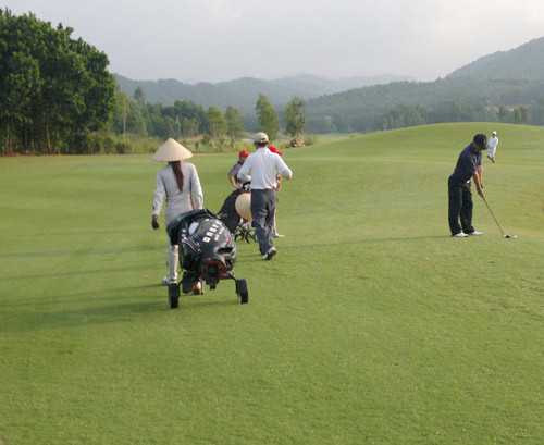 Nhiều vụ lãnh đạo hành xử như côn đồ xảy ra tại sân golf.