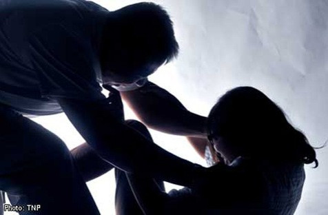 Nhiều vụ hiếp dâm khiến người nghe phải sực cười hơn là phẫn nộ.