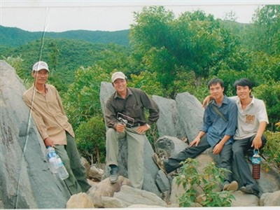 Vui mừng từ dòng nước đầu tiên tuôn lên từ lòng đất.