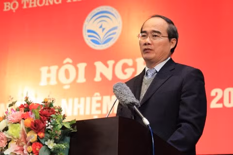 Tháng 6/1970, ông nhập ngũ, sau đó học đại học và làm nghiên cứu sinh tại Đại học Kỹ thuật Magdeburg – Cộng hòa Dân chủ Đức (1972-1979). Sau đó, về nước, ông công tác tại Viện Kỹ thuật quân sự - Bộ Quốc phòng.