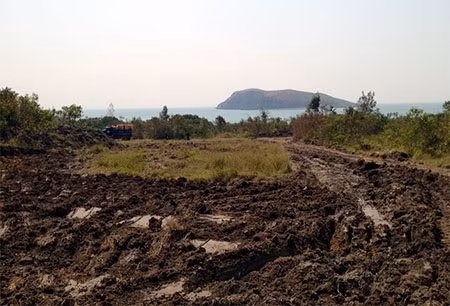 Bãi đỗ xe trong khu vực an táng dự kiến sẽ được hoàn thành vào ngày 12/10.