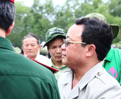 Đối tượng Nguyễn Thanh Thúy (người đeo kính).