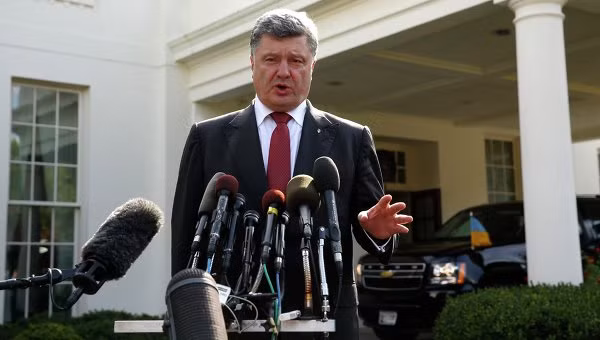 Tổng thống Ukraine trả lời phóng viên trong chuyến công du sang Mỹ.