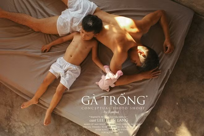 Bộ ảnh mang tên "Gà Trống" do nhiếp ảnh gia Tâm Bùi thực hiện với ý tưởng "A Single Dad" - "Gà trống nuôi con" tuần qua nhận được rất nhiều lời khen của cư dân mạng, giới yêu nghệ thuật. Bộ ảnh đã gây chú ý lớn đối với công chúng bởi ý tưởng độc áo và diễn xuất có thần của 2 người mẫu. Khác với những ông bố bình thường, ông bố đơn thân trong bộ ảnh là một ông bố trẻ tuổi, ngoại hình bảnh bao và có cả thân hình 6 múi hoàn hảo.