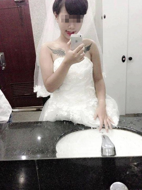 Những cô gái cũng sắm cho mình nhiều hình xăm khủng, ở những vị trí "đắc địa" nhưng thường mang lại nhiều đau đớn nhất.