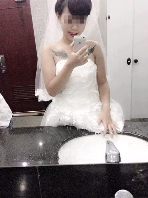 Những cô gái cũng sắm cho mình nhiều hình xăm khủng, ở những vị trí "đắc địa" nhưng thường mang lại nhiều đau đớn nhất.