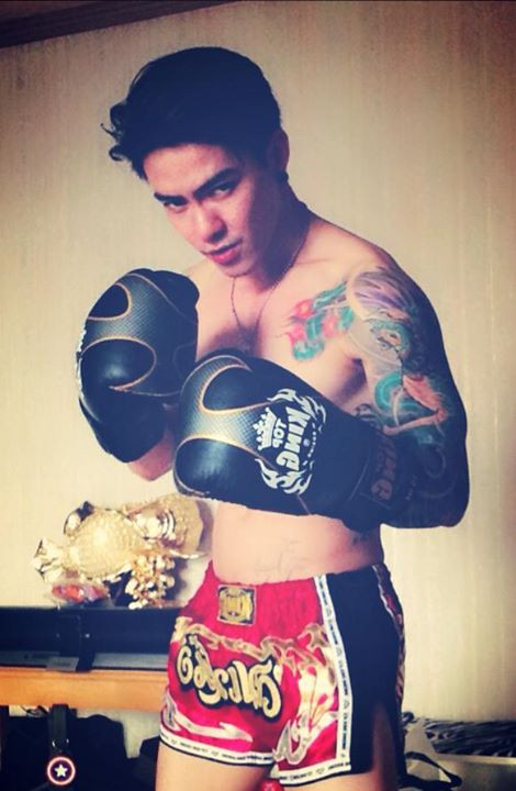 Tristan Dang nổi trên mạng từ sau những clip khoe body, đứng trong phòng riêng nhảy múa theo nhiều bài nhạc nổi tiếng.