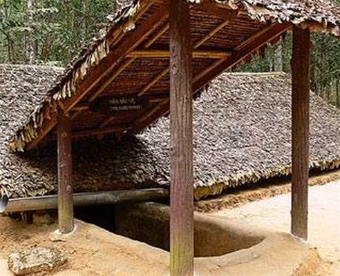 Cách TP HCM khoảng 50km, Củ Chi là địa điểm lý tưởng cho những phượt thủ, các bạn trẻ muốn rời xa phố thị ồn ào trong những ngày nghỉ lễ và tìm hiểu về những ngày tháng oanh liệt của quân dân ta trong những năm kháng chiến chống Mỹ. Ảnh: Cuchitour.