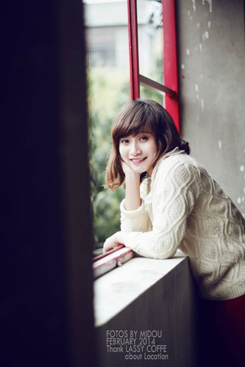 Fan SLNA còn chế ra câu nói: “Chưa đi chưa biết thành Vinh/ Đi rồi mới biết gái xinh đầy đường” để nói về sức hấp dẫn của những cô gái làm nhiệm vụ tại sân vận động như Ngọc Quỳnh.