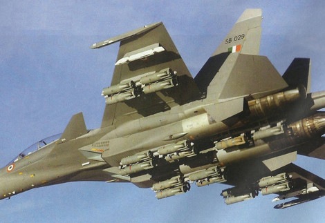 Mang vũ khí đối đất chỉ là một trong những khả năng mạnh mẽ của Su-30.