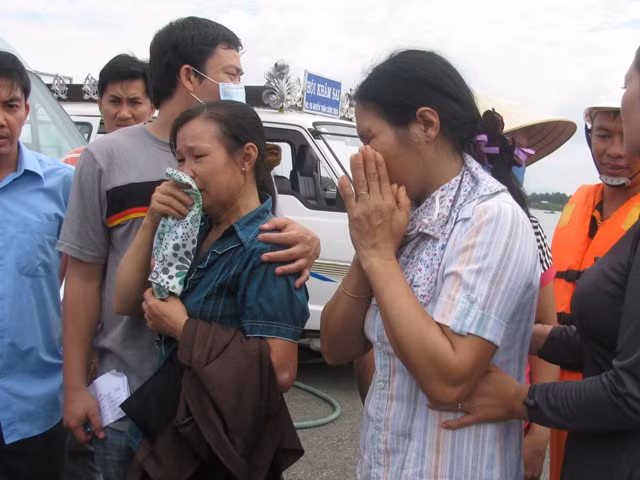 Vụ chìm canô thảm khốc làm 9 người tử nạn trên biển Cần Giờ ngày 2/8 gây bàng hoàng dư luận cả nước.