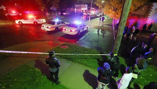 Cảnh sát phong tỏa hiện trường vụ bắn súng.
