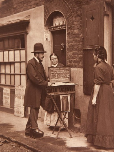 Bức ảnh "Bác sĩ đường phố" ở thời đại Victoria.