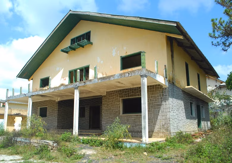  Vụ thu hồi 11 căn biệt thự này đã dẫn đến vụ kiện của HAGL đối với sở Tài chính Lâm Đồng khiến dư luận xôn xao một thời gian dài.