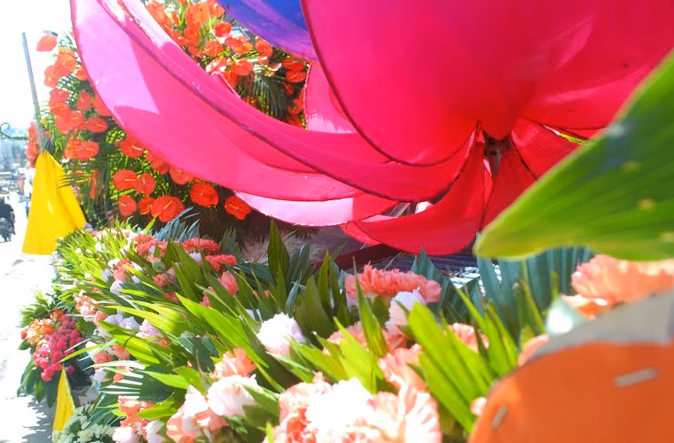 Các xe hoa đều được trang trí tỉ mỉ, công phu.