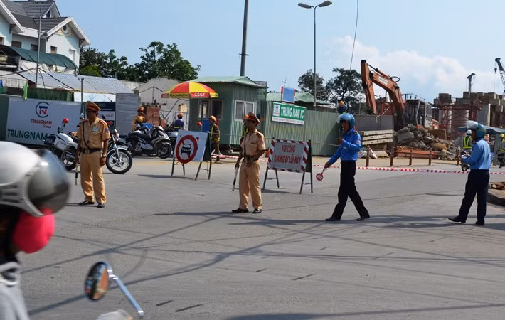 Mọi phương tiện không được lưu thông qua Ngã Ba Huế kẻ từ hôm nay