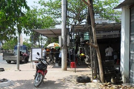 Vị trí lốp máy cà phát nổ như bom