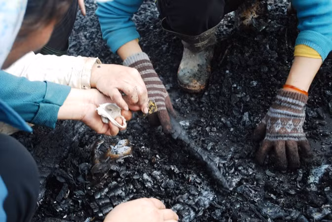 Sợi dây chuyển và thỏi vàng đã được tìm thấy