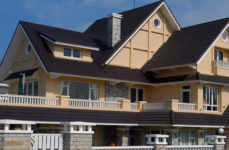 Mỗi căn biệt thự là một công trình kiến trúc công phu, được thiết kế sang trọng, độc đáo, đa dạng về thể loại và phong phú về phong cách.