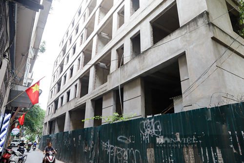 Can canh khu nha o can bo bo hoang bi an o noi thanh Ha Noi-Hinh-7