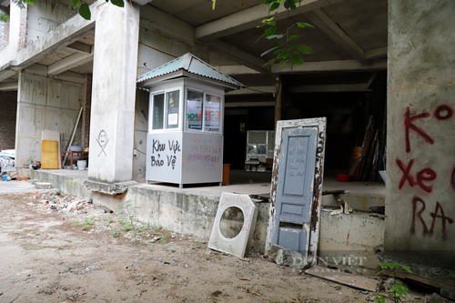 Can canh khu nha o can bo bo hoang bi an o noi thanh Ha Noi-Hinh-6