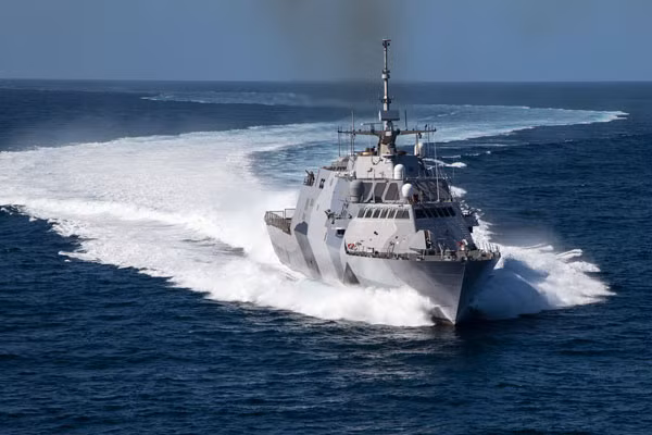 Mỹ từng điều tàu chiến đấu duyên hải USS Freedom.