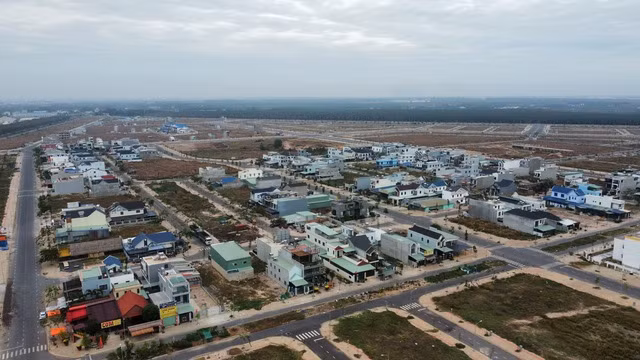 Lien quan sai pham du an san bay Long Thanh, khoi to 6 bi can