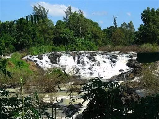 Chiêm ngưỡng vẻ đẹp hoang sơ của thác Hòa Bình ảnh 3