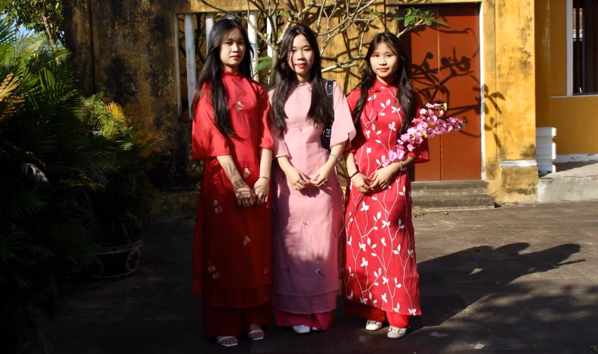 “Trend” chụp áo dài Tết đang thu hút đông đảo các bạn trẻ.