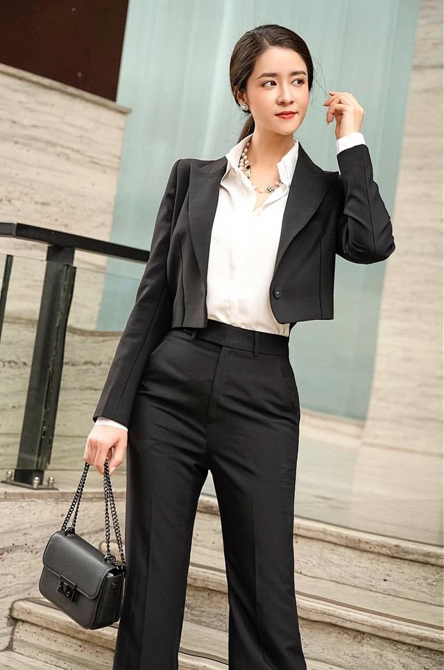 Lựa chọn ly hôn, diễn viên chọn cho mình một cuộc sống tự lập và mạnh mẽ để bước qua sóng gió, nuôi con gái khôn lớn trưởng thành.