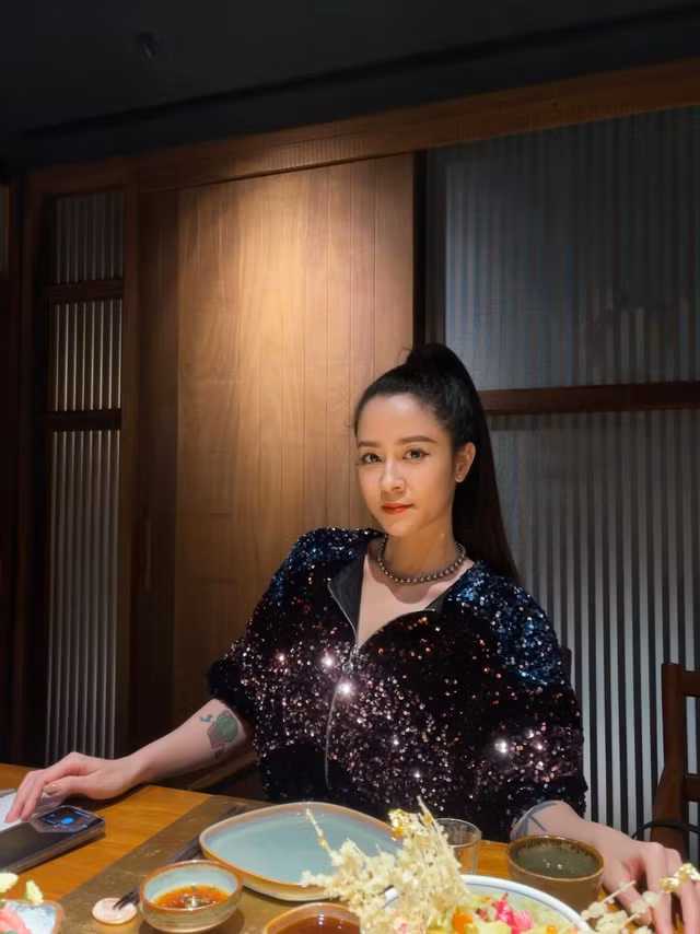 Thùy Dương được xem là người kết hôn sớm nhất lứa diễn viên 8X, cô chia sẻ rằng bản thân chưa bao giờ hối hận vì thất bại trong hôn nhân.