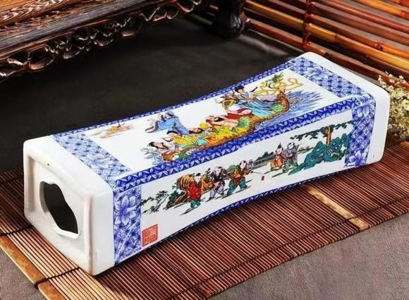 Tại sao gối cổ xưa làm bằng sứ và gỗ, cao và rất cứng?CC25 Tai sao goi co xua lam bang su va go, cao va rat cung?CC25