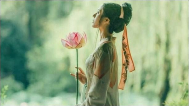 Quý nhân bát phẩm, người có bát phẩm này, ngồi yên mà hưởng phúc Quy nhan bat pham, nguoi co bat pham nay, ngoi yen ma huong phuc