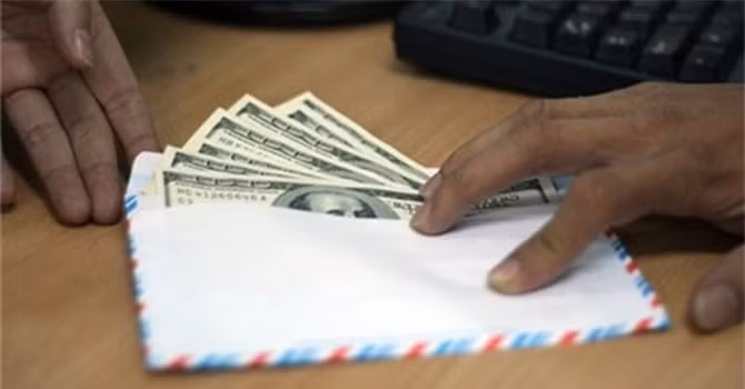 Vợ chuẩn bị quà Tết cho mẹ đẻ có phong bì 2 triệu ảnh 1