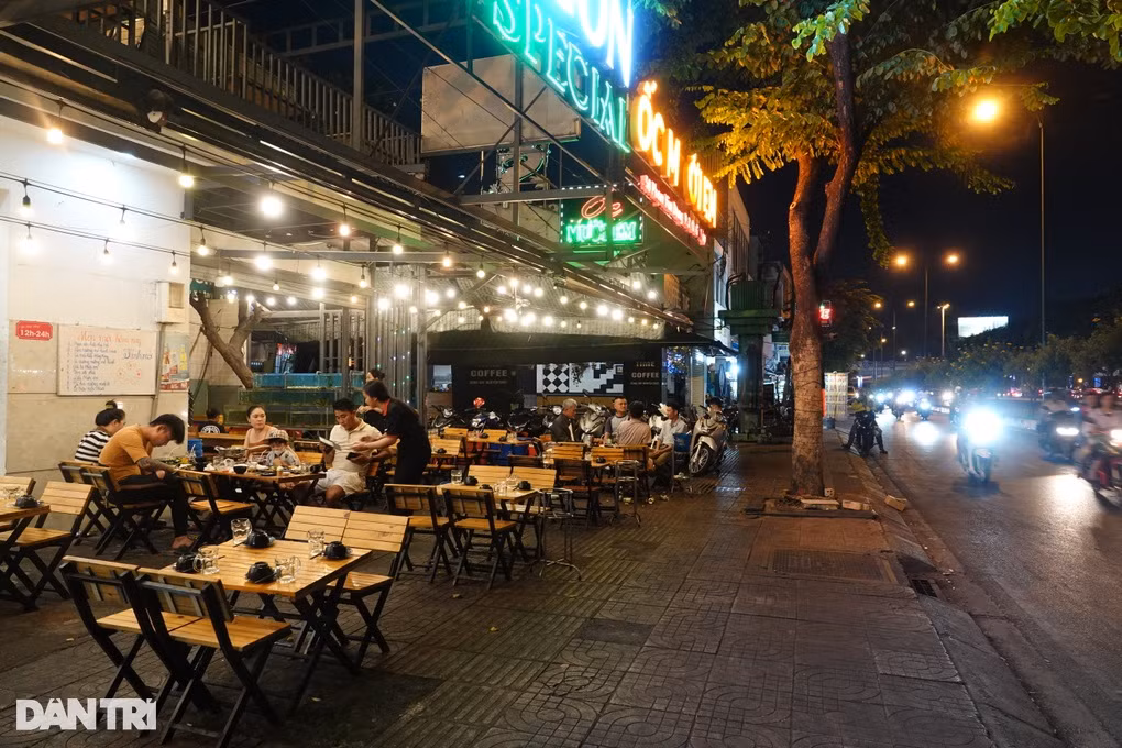 Quan nhau e veu: Chu xoay cach dua khach ve cuu quan-Hinh-2