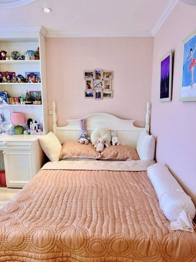 Can phong mau hong sieu ngan nap cua con gai MC Diep Chi-Hinh-9